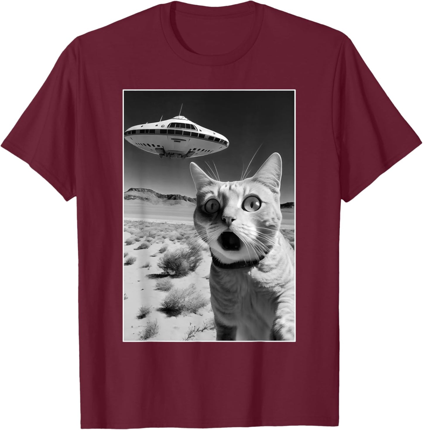 A cat taking a selfie with a ufo spaceship - funny pun meme Men Women Kids T-Shirt - T-Shirt | Maroon