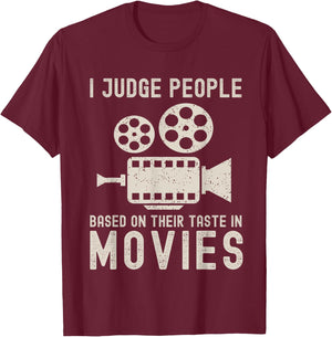 Movie lover saying for cineaste and movie connoisseur T-Shirt - T-Shirt | Maroon