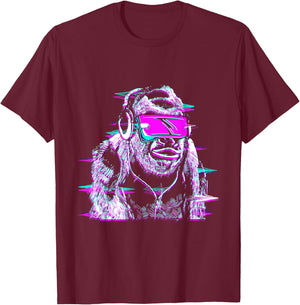 VR and VR Gamer with virtual reality and monkey T-Shirt - T-Shirt | Maroon