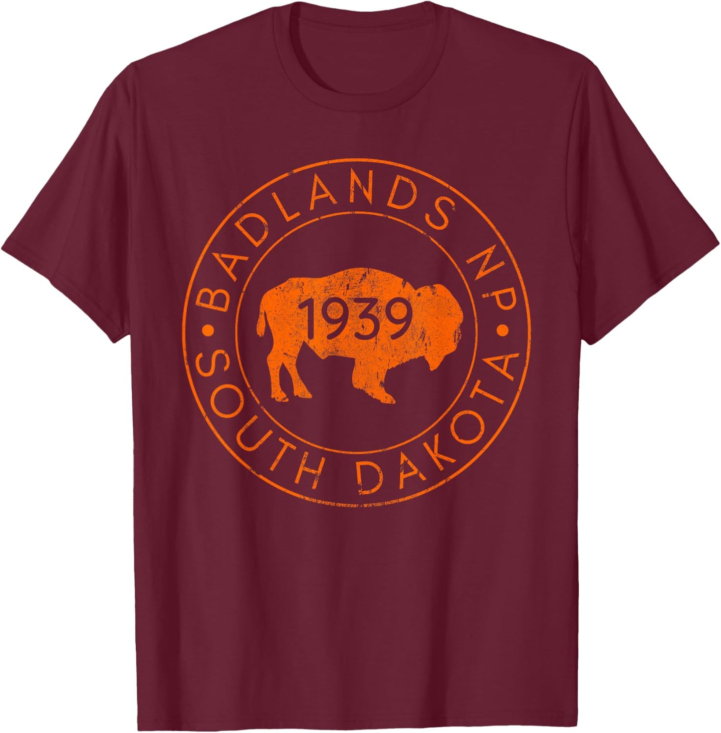 Badlands National Park South Dakota Buffalo Hiking Travel T-Shirt - T-Shirt | Maroon