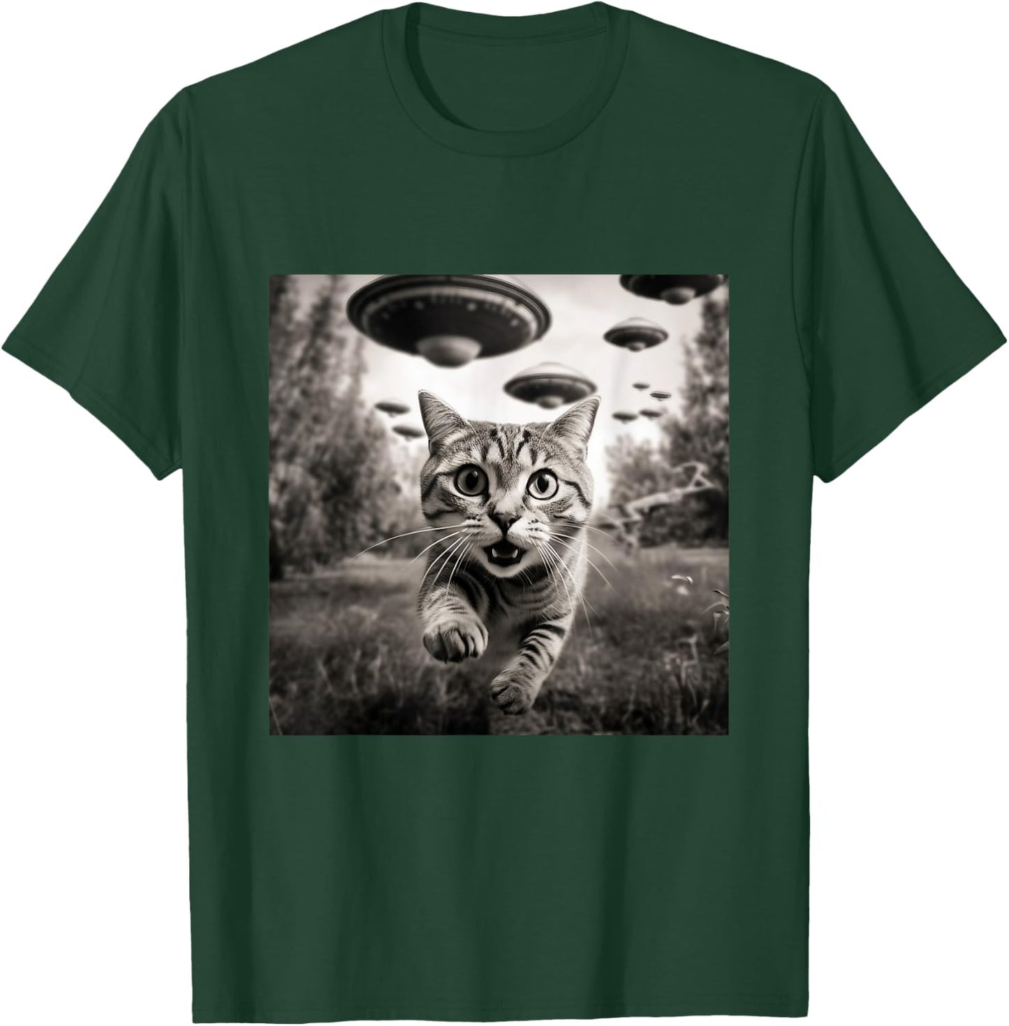 Funny Cat Running From Aliens Flying Saucer Spaceship Selfie T-Shirt - T-Shirt | Forest