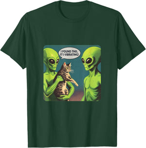 I Found This Its Vibrating Funny Cat Alien T-Shirt - T-Shirt | Forest