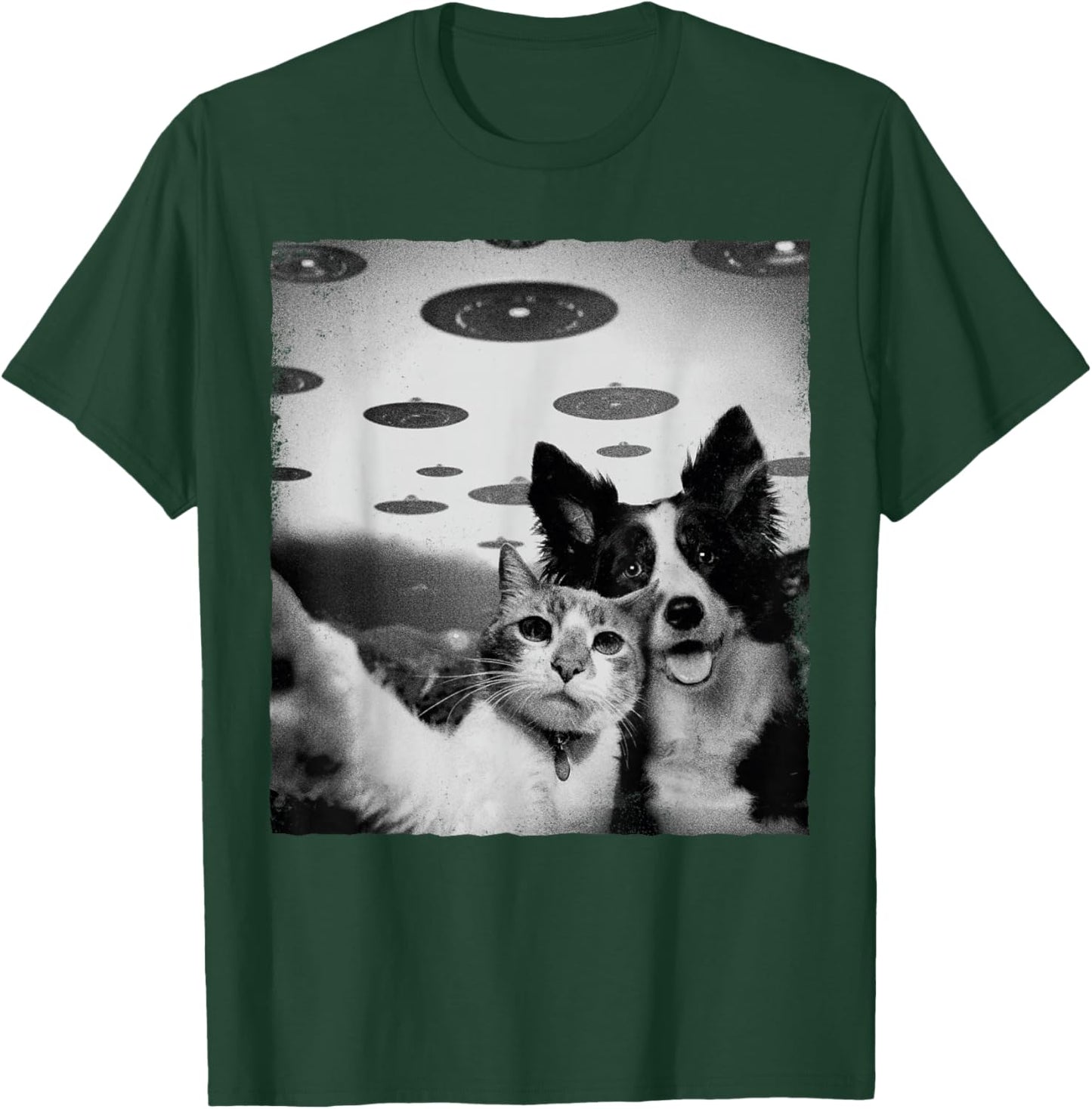 Funny Cat and Dog selfie with Alien UFO T-Shirt - T-Shirt | Forest