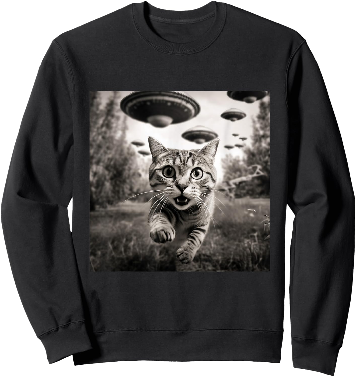 Funny Cat Running From Aliens Flying Saucer Spaceship Selfie Sweatshirt - Sweatshirt | Black