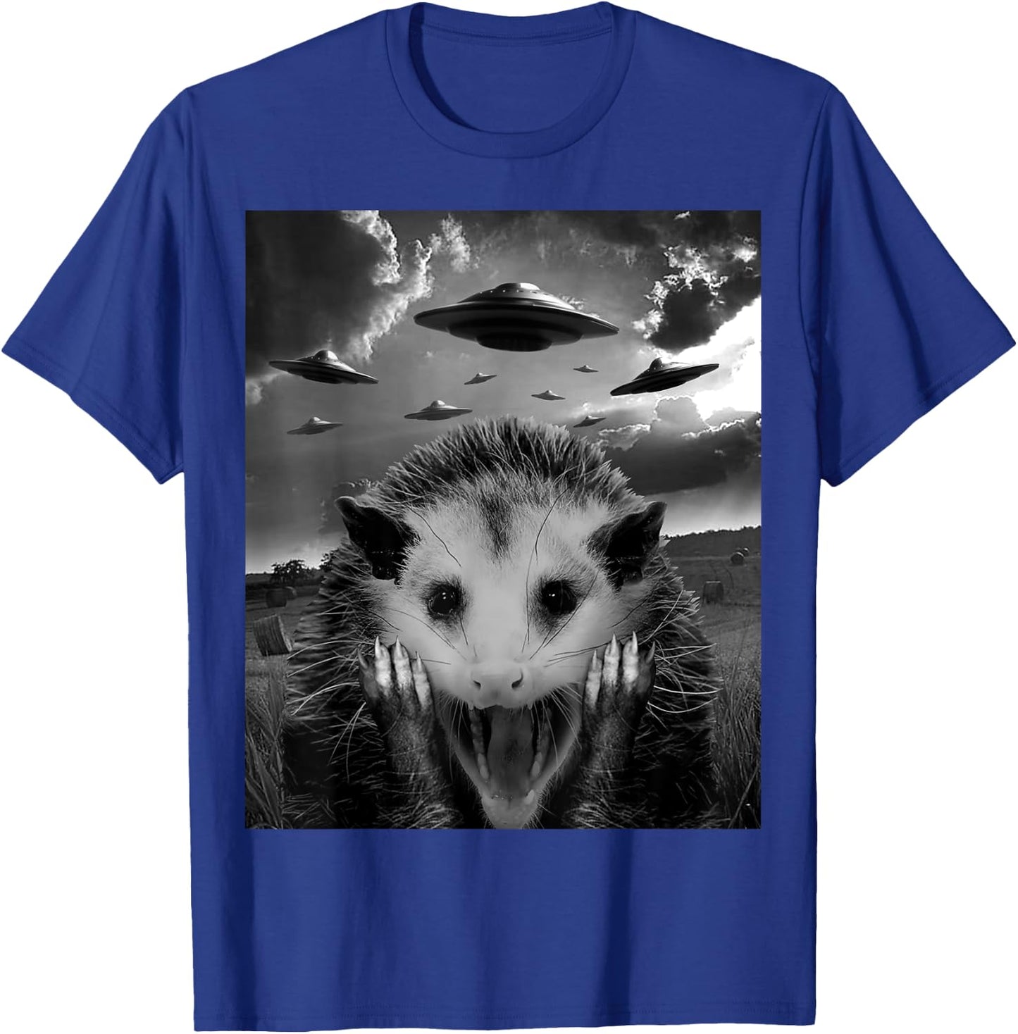 Alien Possum UFO - Funny Opossum Selfie T-Shirt - T-Shirt | Royal