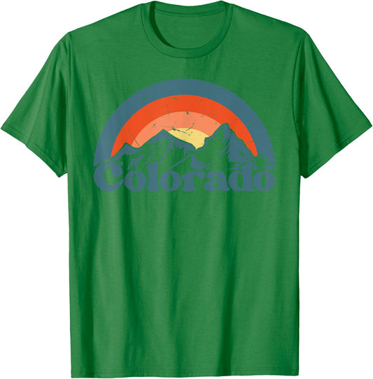 Colorado Retro Mountains Nature Hiking vintage T-Shirt - T-Shirt | Irish Green