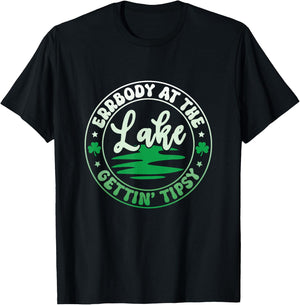 Errbody At The Lake Gettin' Tipsy Lake Life Summer Trendy T-Shirt - T-Shirt | Black