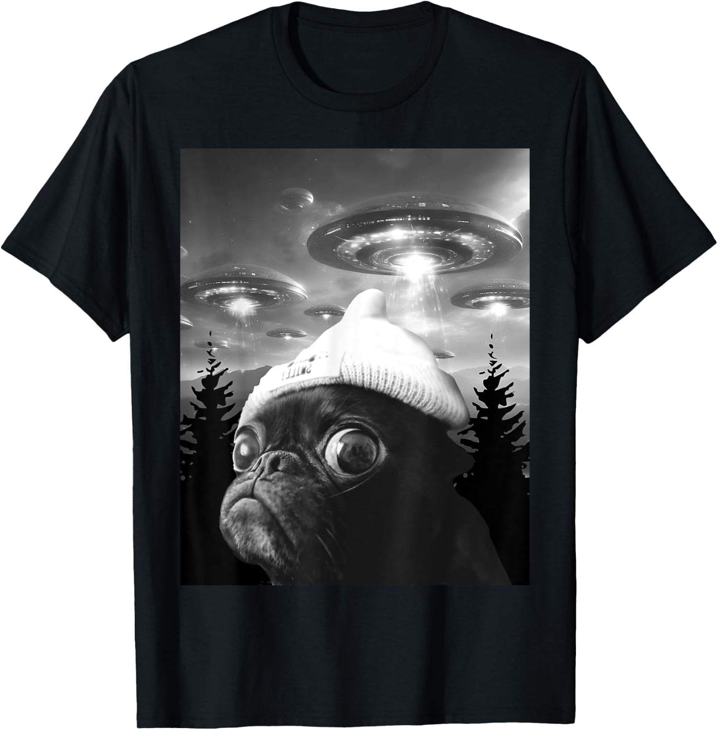 Cute Scared Pug Funny Dog Selfie With UFO T-Shirt - T-Shirt | Black