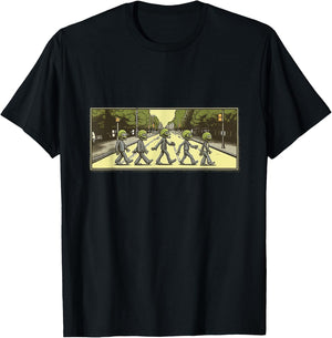 5 Aliens Crossing Abby Road T-Shirt - T-Shirt | Black